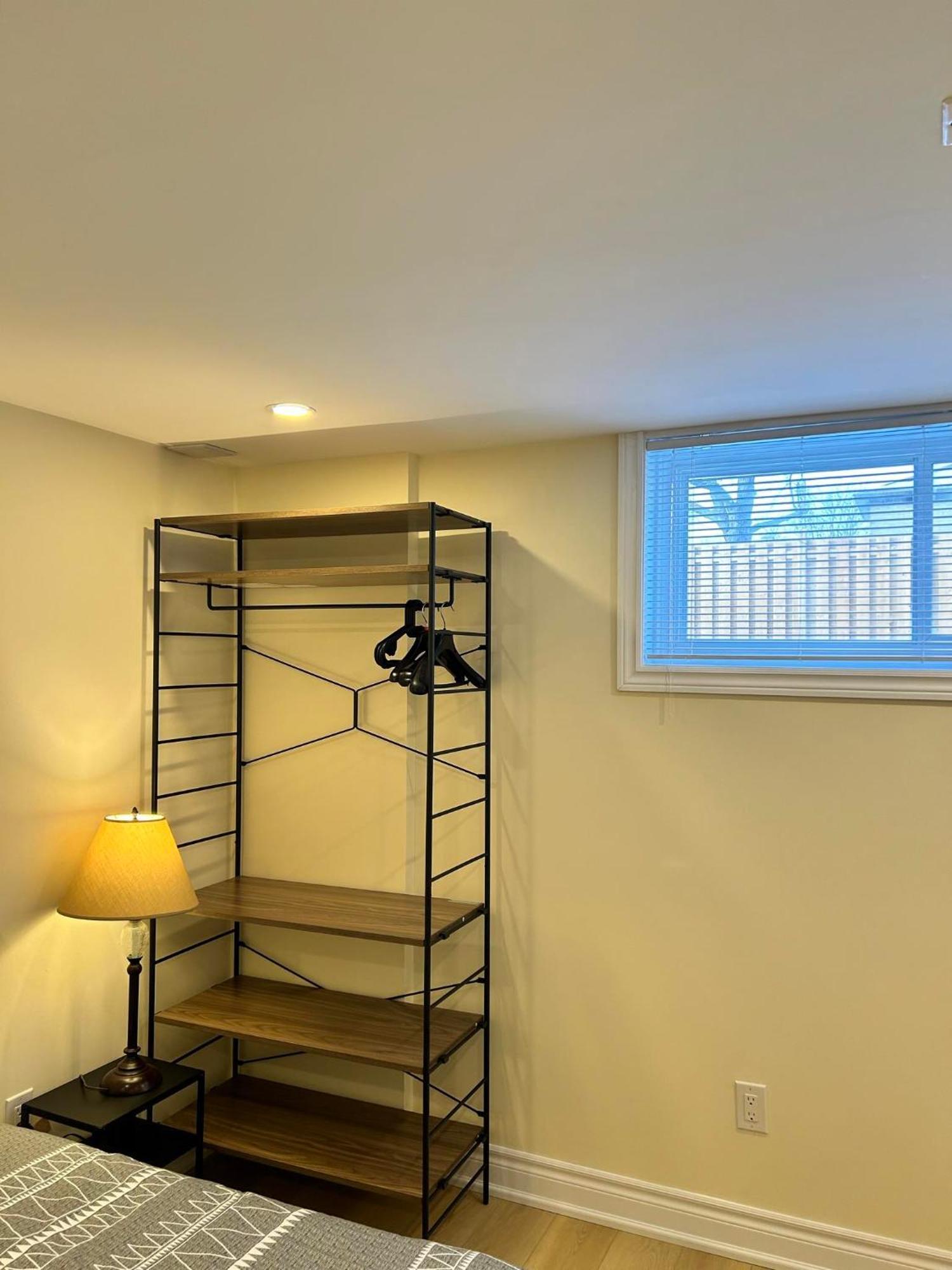 Brand New Lower Home With Exclusive Bathroom Toronto Exterior foto